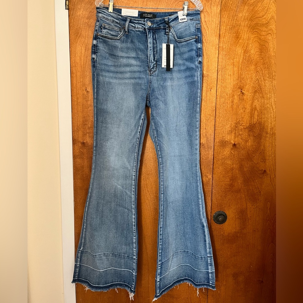 NWT JUDY BLUE Giselle Tummy Control Release Hem Flare
